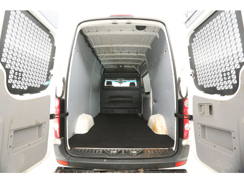 Volkswagen Crafter 35 2.0 TDI L2H2