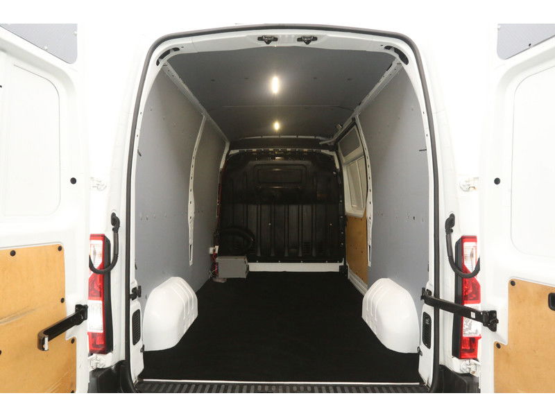 Renault Master T33 2.3 dCi L2H2