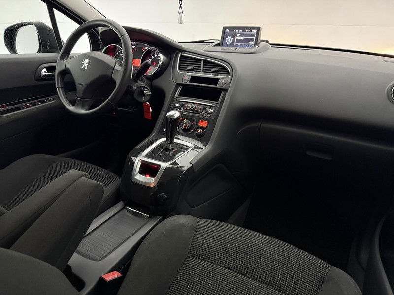 Peugeot 5008 1.6 e-HDi Blue Lease 5p.