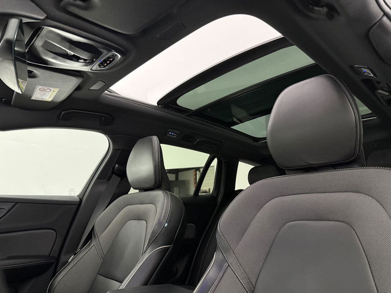 Volvo V60 2.0 B3 R-Design Black Edition