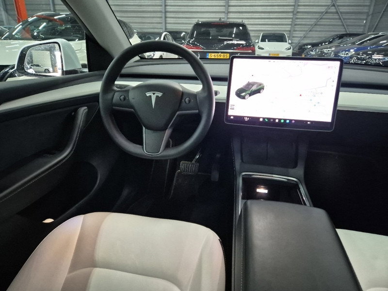 Tesla Model Y Long Range AWD 75 kWh N618LK