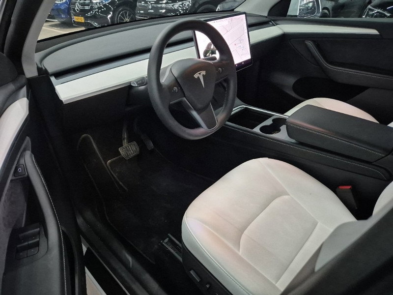 Tesla Model Y Long Range AWD 75 kWh N618LK