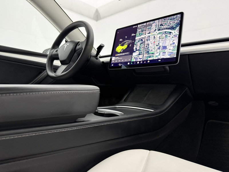 Tesla Model Y Long Range AWD 75 kWh N618LK