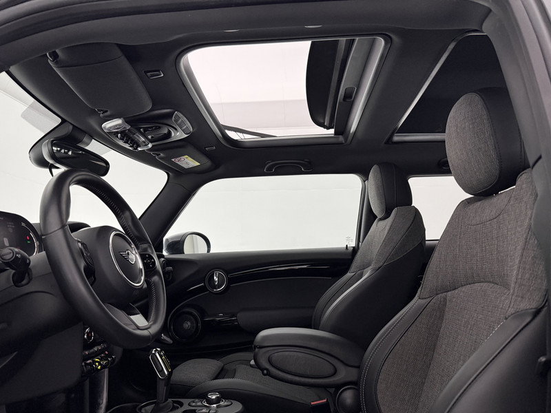 MINI Cooper S Electric Camden Plus Edition 33 kWh P776NZ