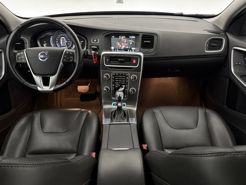 Volvo V60 2.4 D6 Twin Engine Momentum 280PK L433GZ