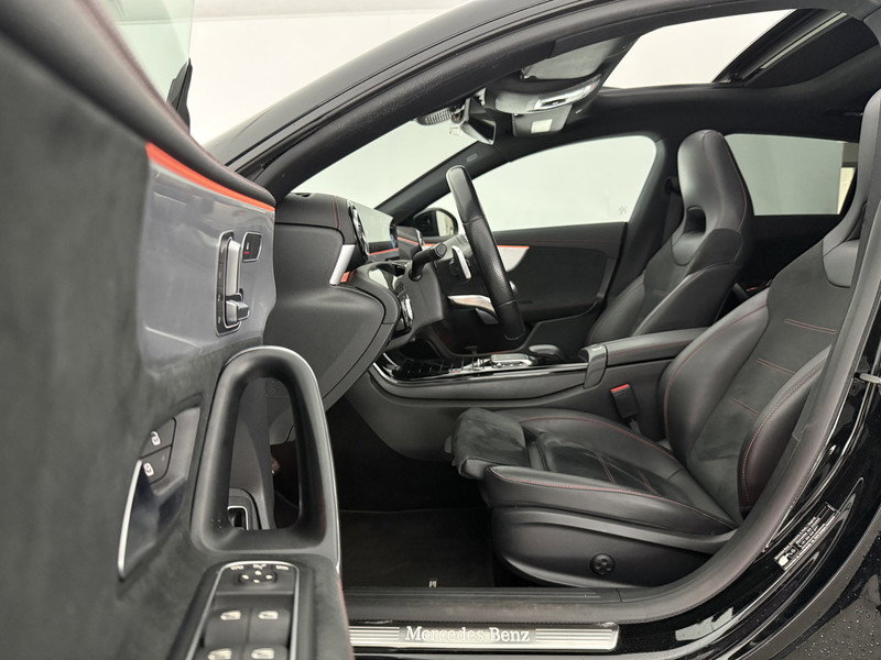Mercedes-Benz CLA-Klasse 180 AMG Nightpakket N109SZ