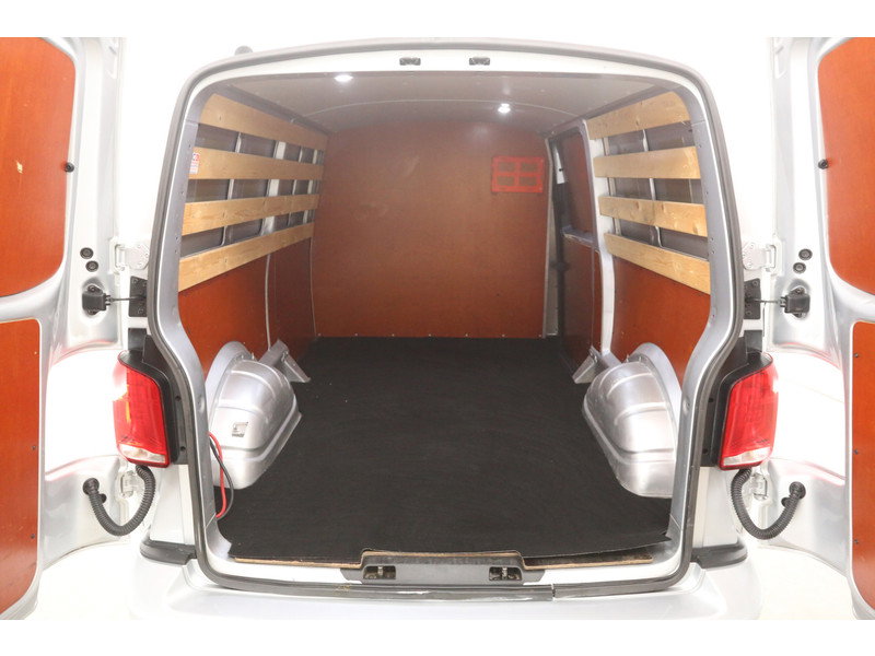 Volkswagen Transporter 2.0 TDI L2H1 150PK VJX11Z