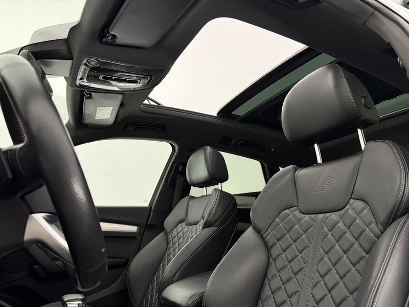 Audi Q5 55 TFSI e Quattro Competition S-line Black Edition JKL84R