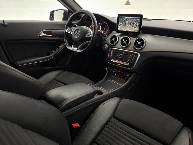 Mercedes-Benz CLA-Klasse 180 Business Solution AMG RB628X
