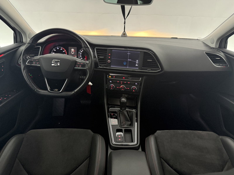 SEAT Leon 1.8 TSI FR Business Intense 180PK R417DT