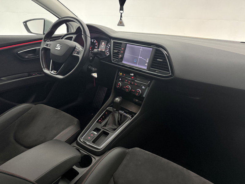 SEAT Leon 1.8 TSI FR Business Intense 180PK R417DT