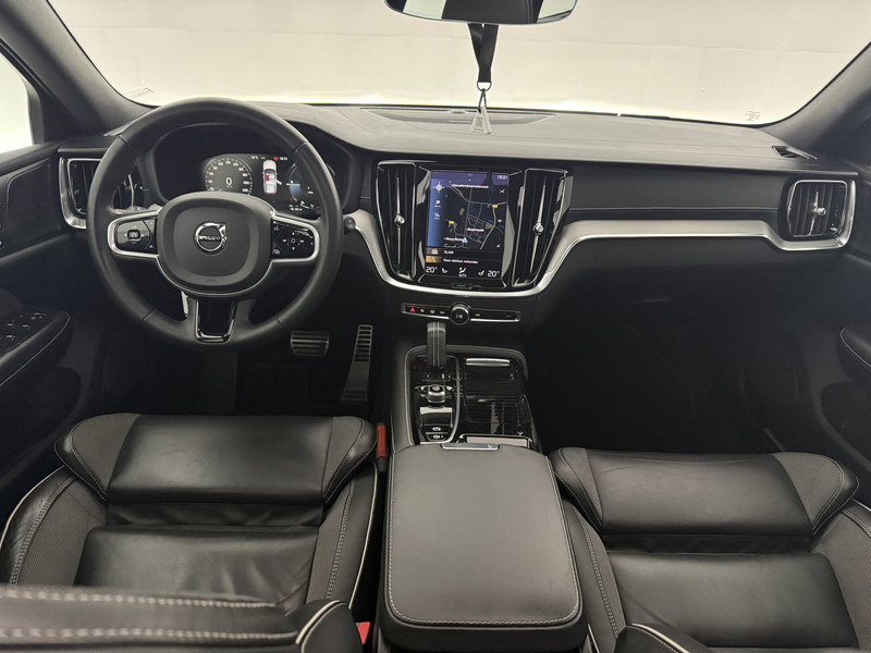 Volvo V60 2.0 T8 Plug-in hybrid AWD R Design 455PK P682NZ