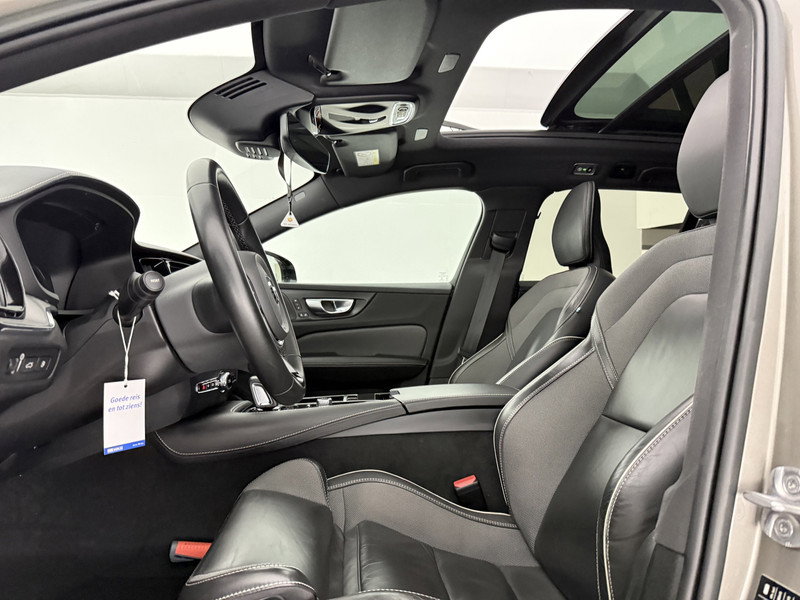 Volvo V60 2.0 T8 Plug-in hybrid AWD R Design 455PK P682NZ
