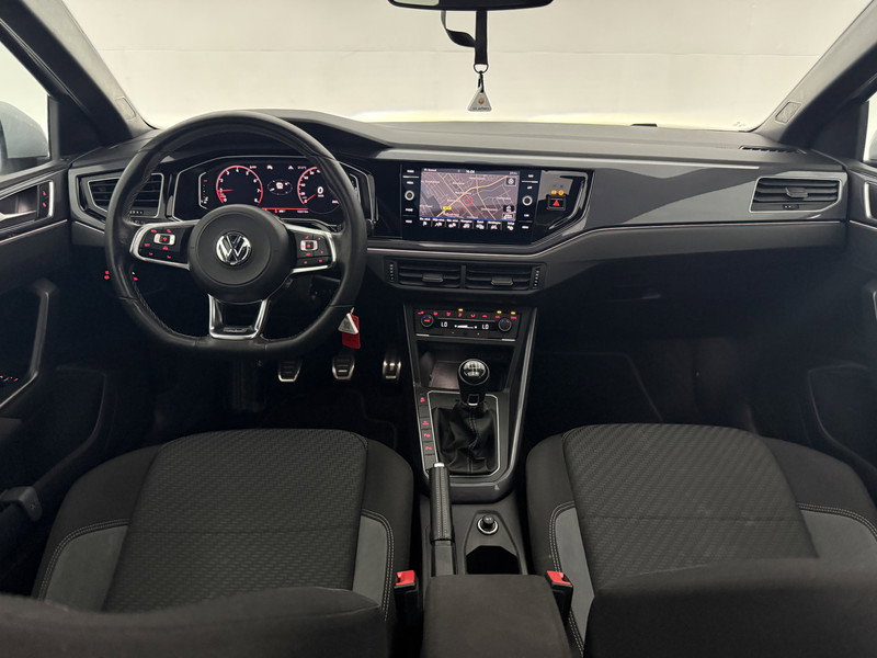 Volkswagen Polo 1.0 TSI R-Line K617HZ