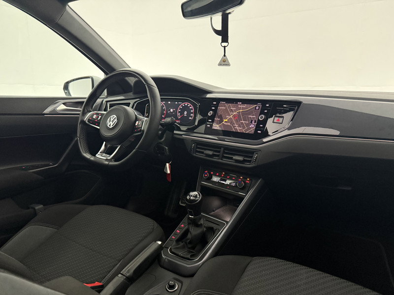 Volkswagen Polo 1.0 TSI R-Line K617HZ