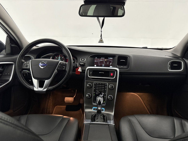 Volvo V60 2.4 D6 AWD Plug-In Hybrid Summum 280PK 3TRB86