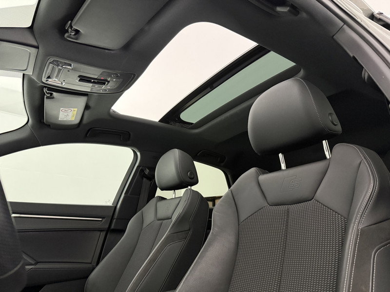 Audi Q3 Sportback 45 TFSI e S-Line R054DH