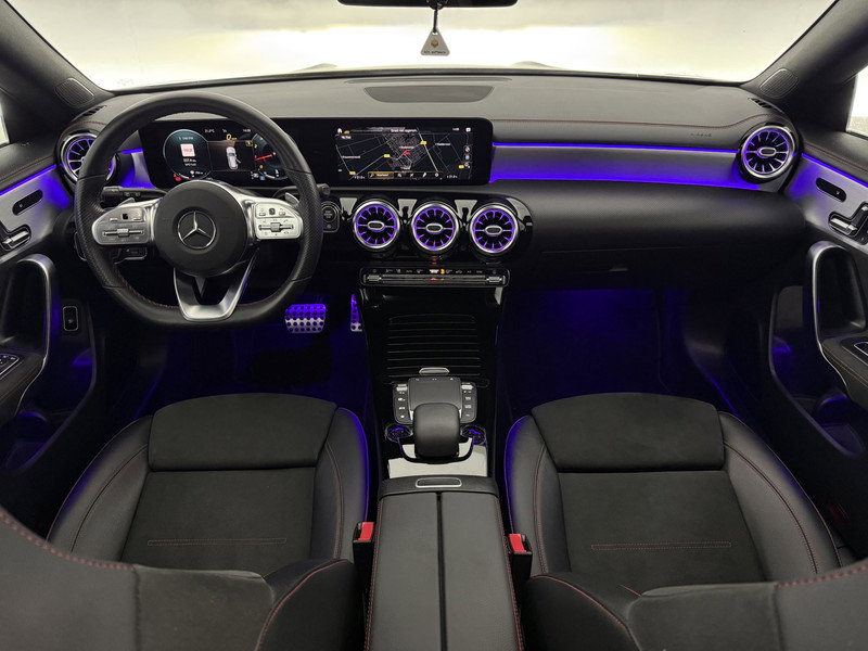 Mercedes-Benz CLA-Klasse 200 AMG J084PB