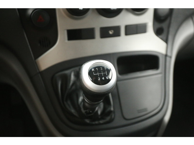 Hyundai H300