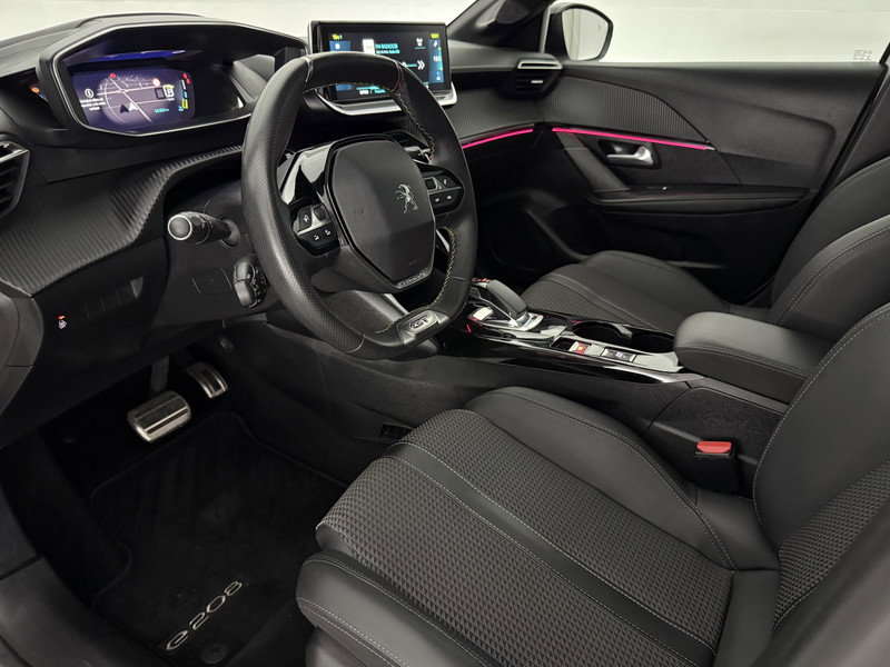 Peugeot e-208
