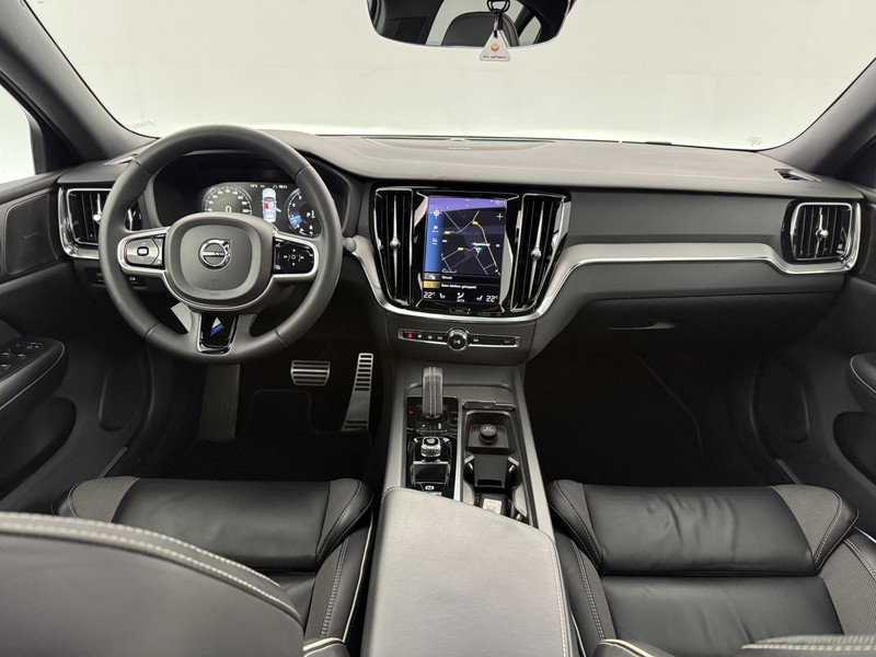 Volvo S60 2.0 B4 R-Design Black Optic N043XR